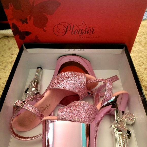 NWOT PLEASER Pink Revolver Heels - Picture 4 of 4